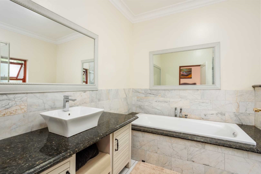5 Bedroom Property for Sale in Val De Vie Estate Western Cape